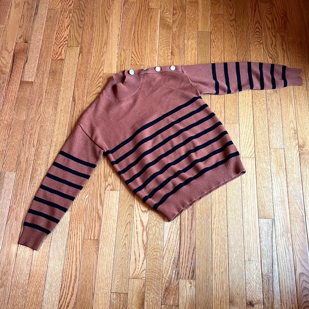 KIRUNDO SWEATER.